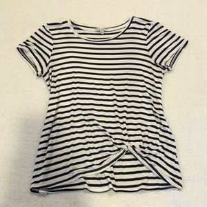 Green Envelope striped T-shirt size Medium